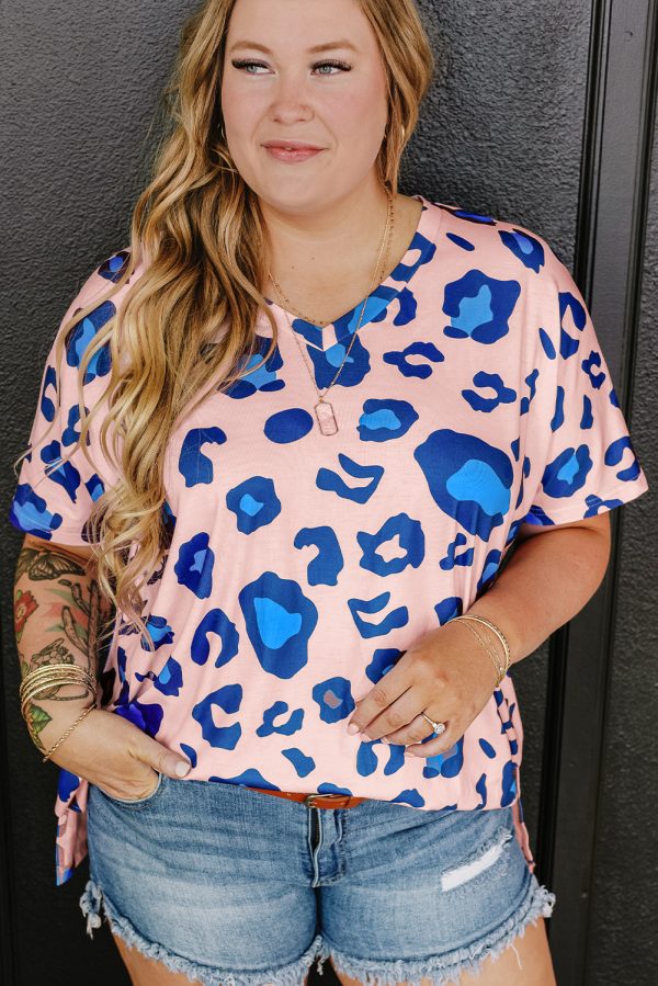 Pink Leopard Print V Neck Plus Size Tee - Image 3