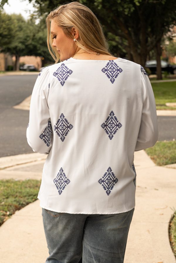 White Boho Geometric Print V Neck Bracelet Sleeve Plus Size Blouse - Image 2