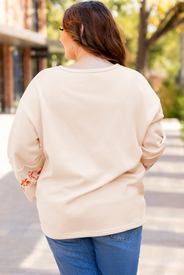 Beige Plus Size Flower Patched Side Slits Crewneck Top - Image 2