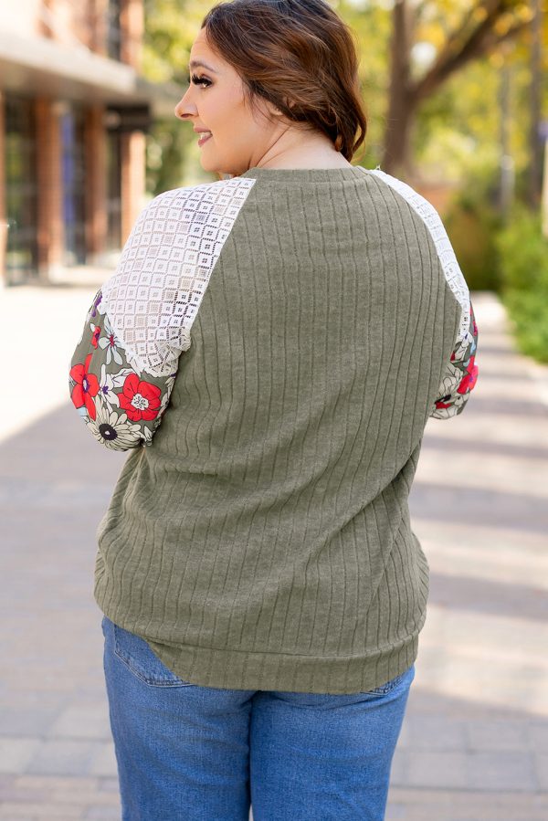 Vineyard Green Plus Size Textured Floral Patchwork Raglan Sleeve Blouse - Image 2