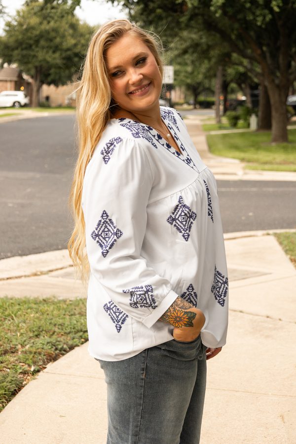 White Boho Geometric Print V Neck Bracelet Sleeve Plus Size Blouse - Image 3