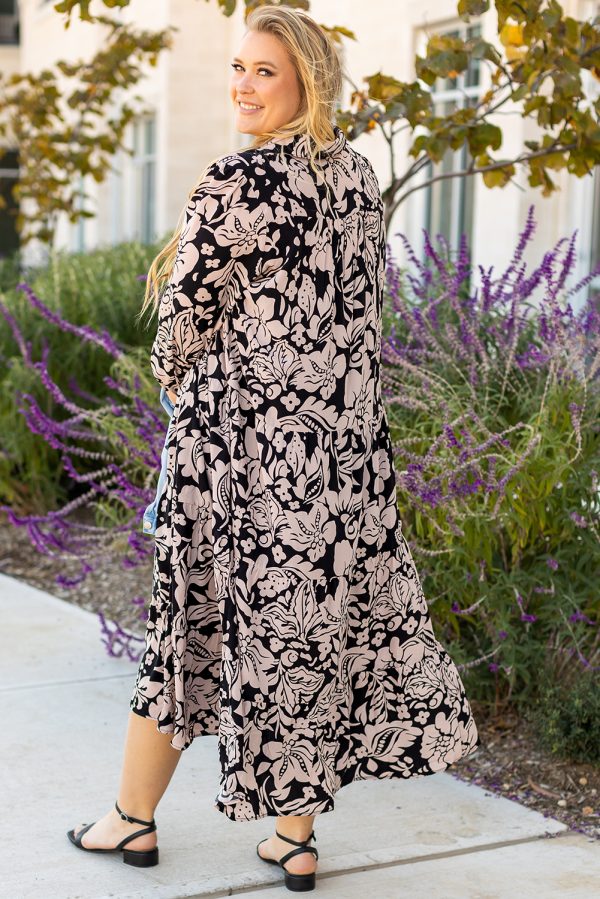 Black Plus Size Floral Printed Puff Sleeve Collared Maxi Dress - Image 2